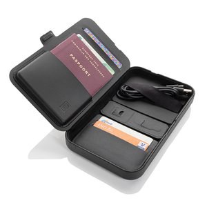 Swiss Peak P309.05 - Swiss Peak RCS recycled travel case with 3 in 1 charger